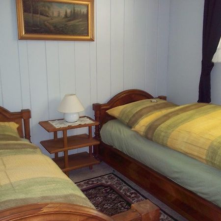 The Cozy Cubbyhole B&B 100 Mile House Luaran gambar